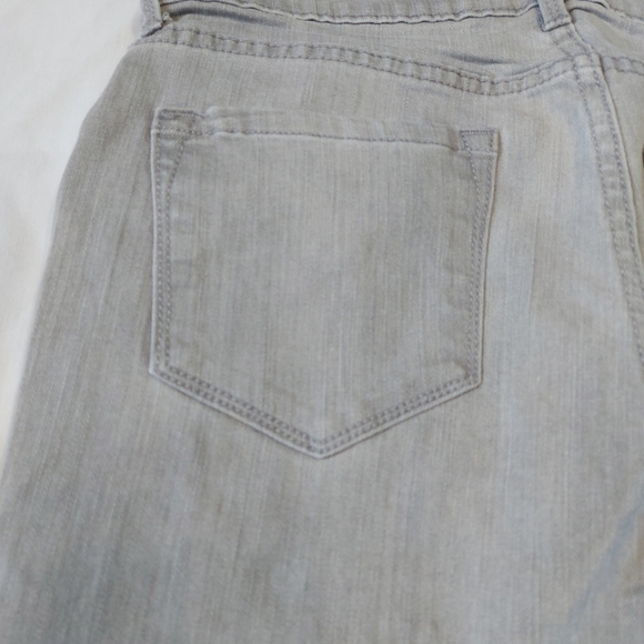 NWOT Old Navy "Curvy" Womens Denim Jeans in light gray, Size 6R - Picture 10 of 10